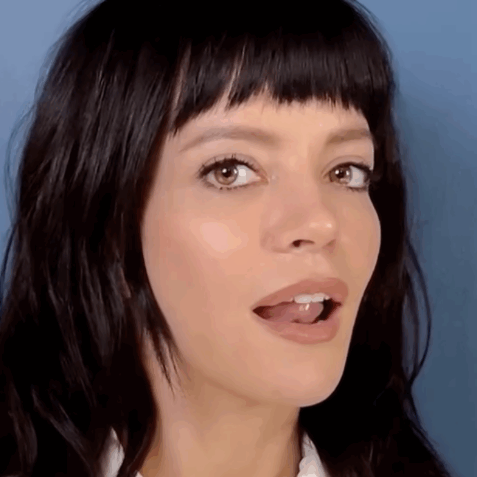 “Mi sono rifatta il seno. Sono sempre stata minuta sopra, se avessi ripreso peso il mio corpo sarebbe stato sproporzionato”: così Lily Allen dopo il divorzio