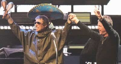 Copertina di I fratelli Gallagher vogliono la licenza di suonare  ‘007’