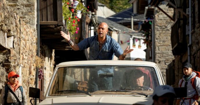 Zalone fa blu pure Avatar. E  salva la stagione 2025