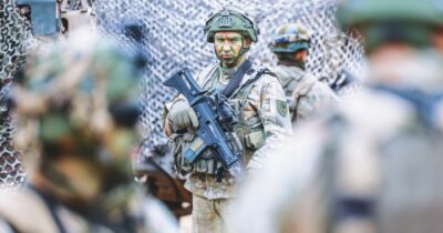 Copertina di Ucraina, da “solo aiuti” alle truppe: l’escalation Ue-Usa per Kiev