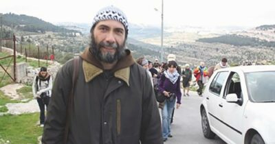 Copertina di “La mega arena di tennis non aiuterà i ragazzi di Palermo, con 300 mila € avrei creato un vero progetto sociale”: il parroco di Dasininni boccia il progetto di sindaco e governo