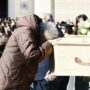 Copertina di Bologna, Roma, Milano e Genova: i funerali delle vittime di Crans-Montana. Un minuto di silenzio nelle scuole