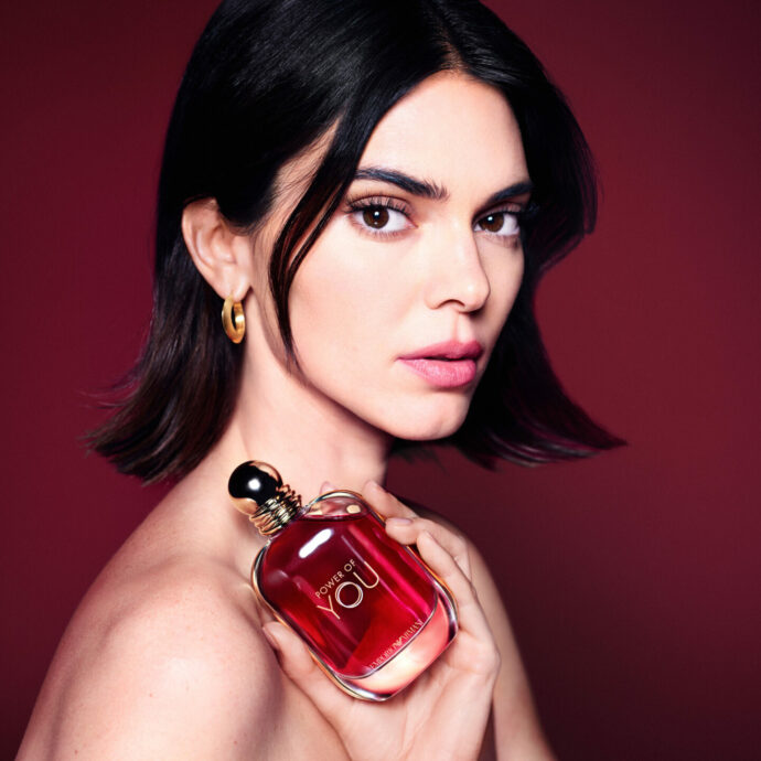 Una Kardashian in casa Armani: perché Kendall Jenner è il nuovo volto delle fragranze Emporio (e cosa c’entra la Gen Z)