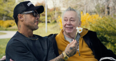 Copertina di “Nella bicicletta di mio figlio Carlos c’era il sedile che si alzava. Lì sotto avevo nascosto 100mila euro”: Fabrizio Corona lo rivela nella docu-serie Netflix