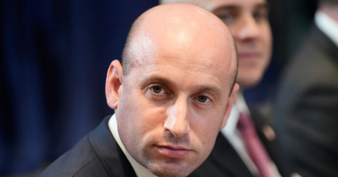 La “filosofia” di Miller, l’ideologo di estrema destra più ascoltato da Trump: “Il mondo reale è governato dalla forza”