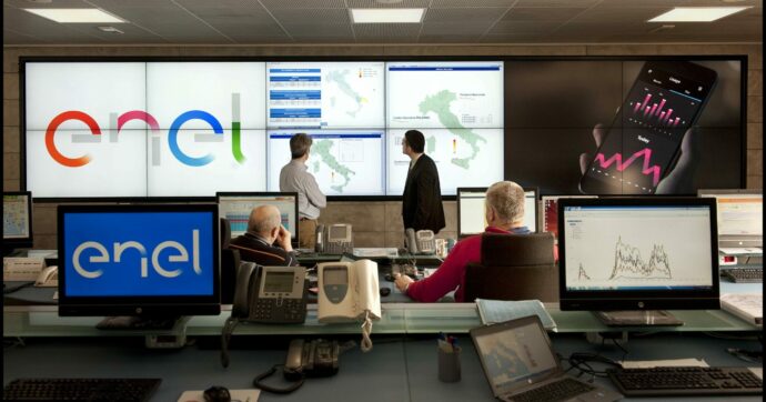 Call center di Enel, le storie di chi deve scegliere se trasferirsi a 400 km di distanza o perdere il lavoro. Domani lo sciopero