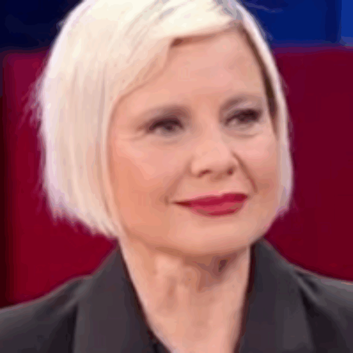 “Lei ha una personalità di merd*”, “Io? I miei ideali volano alto”: le frecciatine tra Antonella Elia e Valeria Marini