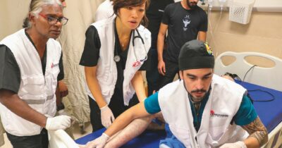 Copertina di Gaza, la propaganda corre sul web:  Israele sponsorizza su Google e X il report anti-Msf