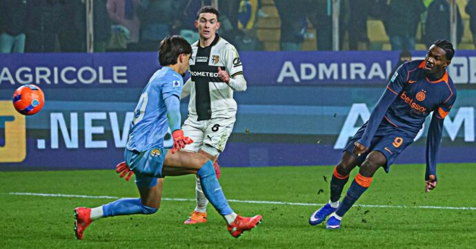 L’Inter passa a Parma e allunga in vetta: per lo “scudetto” d’inverno è duello col Milan | La nuova classifica di Serie A