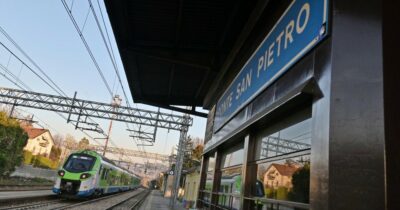 Copertina di Almeno un anno di ritardo per le opere Pnrr attorno al nodo di Bergamo: un caso paradossale