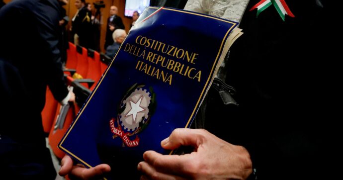 Copertina di Estromettere i giudici per prendersi la giustizia