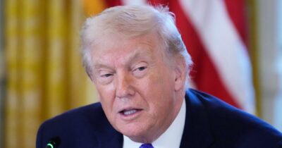 Copertina di Groenlandia, Trump: “Potrei imporre dazi ai Paesi ostili al Piano Usa”