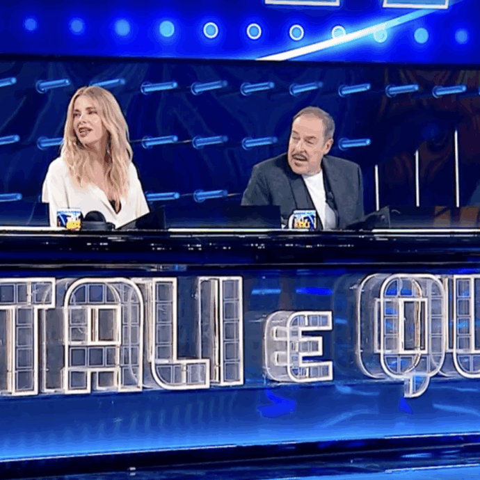Le pagelle della prima puntata di Tali e Quali Show: Nicola Savino ancora non ci crede (6,5), Alessia Maruzzi in un ruolo ‘non suo’ (5,5), Carmen Di Pietro… Tutti i voti