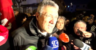 Copertina di Landini contro la manovra: “Porta il Paese a sbattere, la gente non arriva alla fine del mese. Gli unici investimenti reali saranno sulle armi”