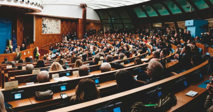 Quant’è brava la premier: le 8 domande lecca-lecca durante la conferenza di inizio anno