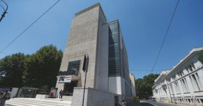 Copertina di “Colora l’edificio!”: ma sono facciate dell’Opera Balilla