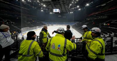 Copertina di Olimpiadi Milano-Cortina, disastro Arena dell’hockey, tra buche e ritardi:  il Nyt ci massacra