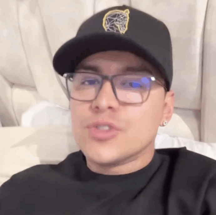 Morto in un incidente aereo il cantante Yeison Jiménez. Le sue angosciose parole in un’intervista: “Sogno questa maledetta cosa, di salire su un aereoplano che si schianta”