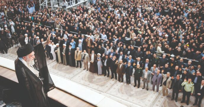 Crisi Iran, Israele in massima allerta per possibile intervento Usa. Prosegue il blackout di internet. La polizia: “Alzato il livello dello scontro”