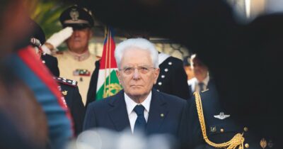 Copertina di Referendum, il Comitato del Sì “recluta” Mattarella. Il Quirinale  furioso