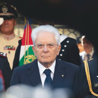Copertina di Referendum, il Comitato del Sì “recluta” Mattarella. Il Quirinale  furioso