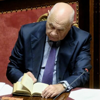 Copertina di Carriere separate, Nordio nel suo libro insiste: “Pd ingenuo, la riforma tutelerà i governi”