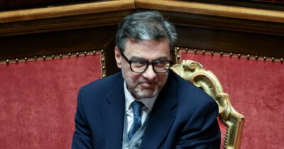 Copertina di Debito pubblico. Il Mef vende Btp ma il regalo è per le banche