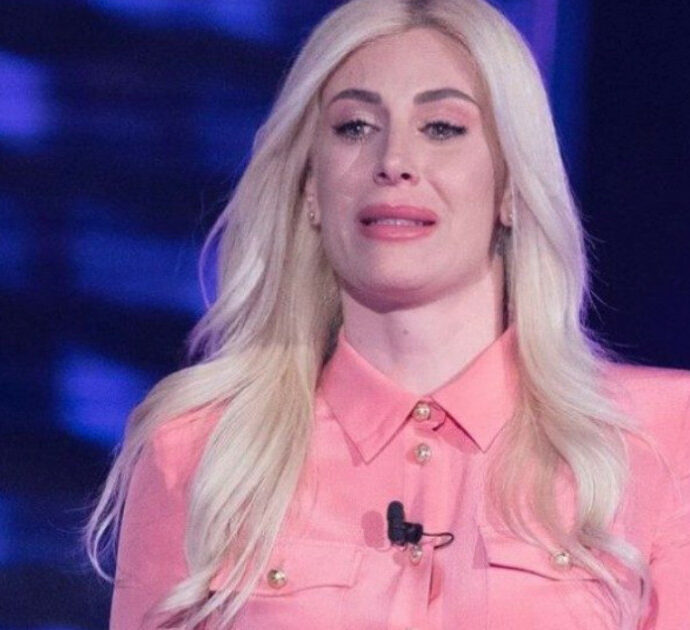 “Mio figlio mi chiede perché non ha un papà e a maggio dovrà operarsi di nuovo. Il 2025 mi ha tolto tutto, mi sembrava di impazzire”: lo sfogo di Paola Caruso