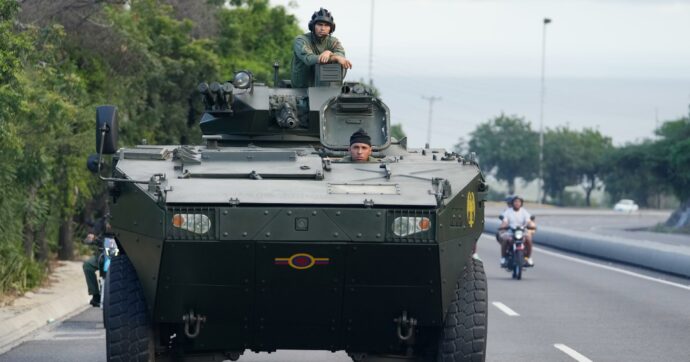 “Gli Usa hanno usato un’arma sonica nel blitz per arrestare Maduro”: la testimonianza del militare venezuelano