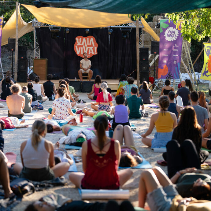 L’era degli Healing Festival: il nuovo modo di incontrarsi è diventato virale tra giovani e meno giovani. Ci siamo stati per capire cosa sono e come funzionano