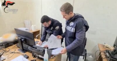 Copertina di Bombole d’ossigeno a chi è “in buona salute e perfino ai morti” a spese dell’Asp: 12 misure cautelari a Reggio Calabria