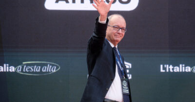 Copertina di Scuola, il governo commissaria 4 regioni di centrosinistra contrarie al dimensionamento. Cgil: “Prevede tagli da 5 miliardi”