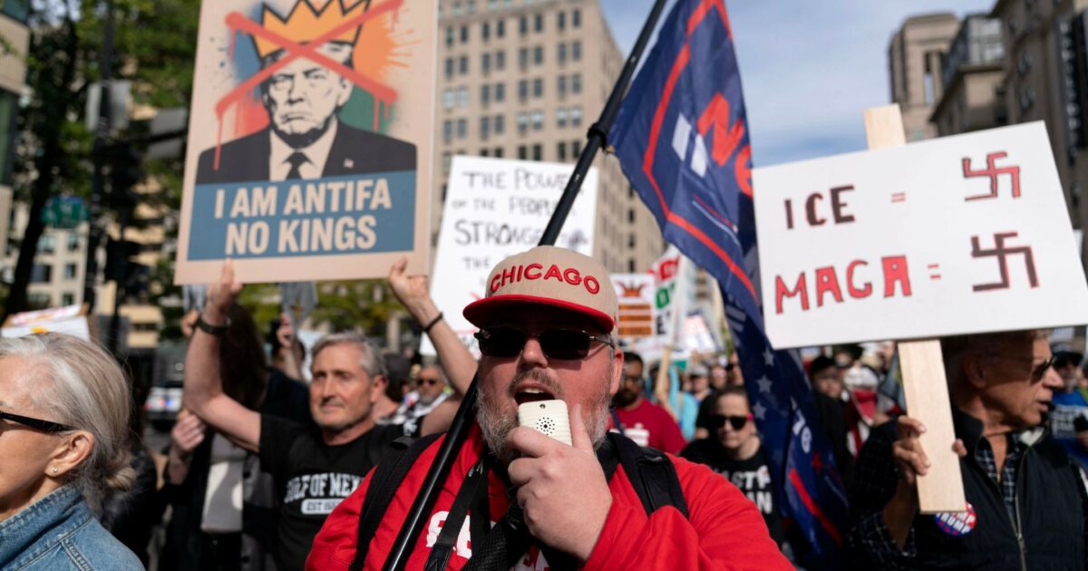 Stati Uniti, “No kings” contro Trump. Il re è nudo