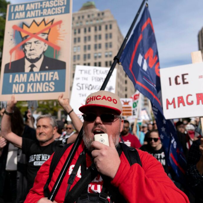 Stati Uniti, “No kings” contro Trump. Il re è nudo