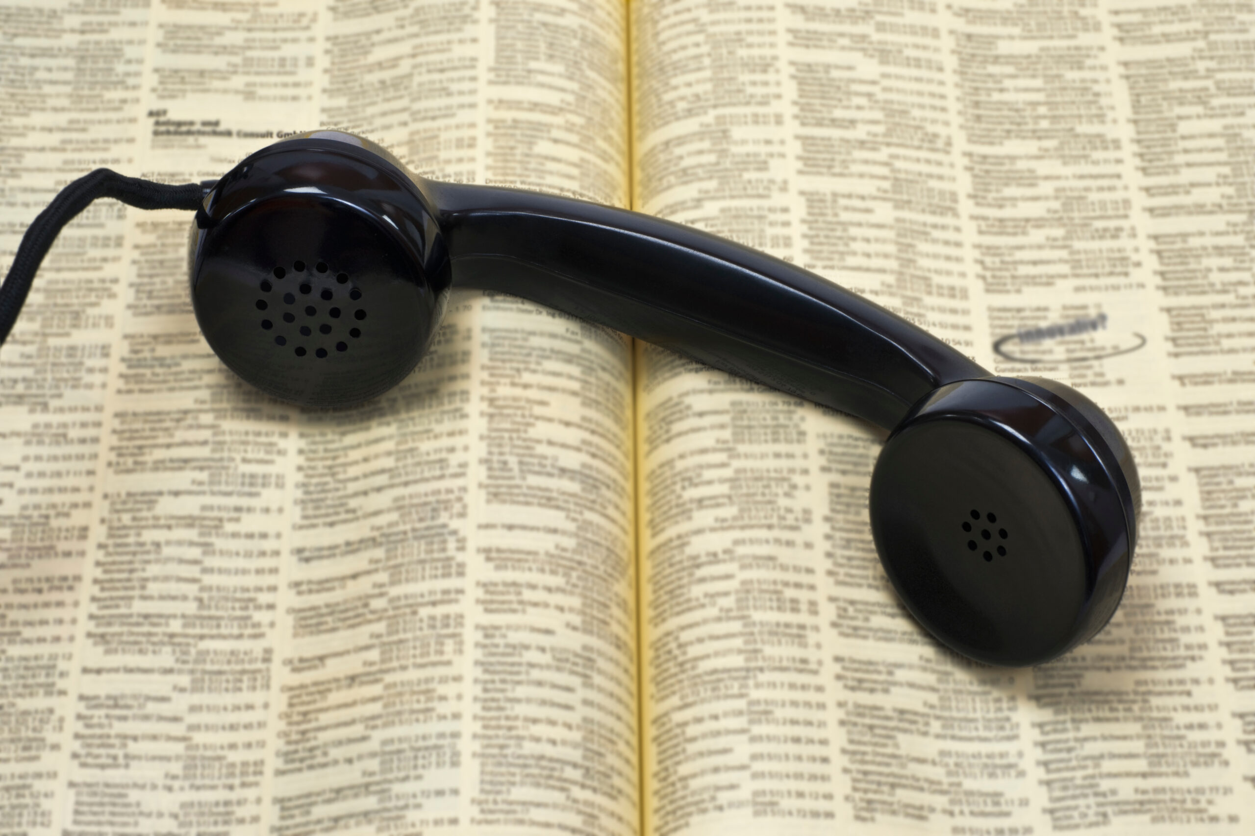 Ancora 2,7 milioni di persone vogliono il “vecchio” elenco telefonico cartaceo, il Garante “rimprovera” Tim: “Migliorare la consegna a chi lo richiede”