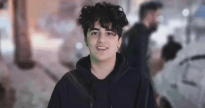 Copertina di Amir, a 17 anni simbolo della resistenza in Iran. I familiari accusano il regime: “Colpito al cuore”. Il rapporto ufficiale parla di “caduta da grande altezza”