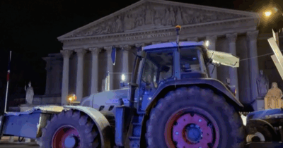 Copertina di Parigi invasa da 350 trattori: la protesta degli agricoltori contro il Mercosur