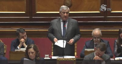 Copertina di Crans-Montana, Tajani commosso in Senato: “Ho pianto in silenzio, entrare a Le Constellation è stato un colpo al cuore”