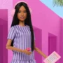 Copertina di Nasce la Barbie autistica di Mattel, associazioni e famiglie divise. “Al limite dello sconcio”. “Può rafforzare l’identità”