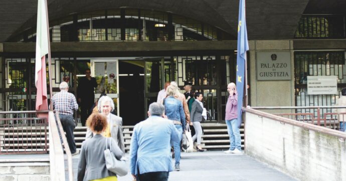 “Non l’ho toccata, sono gay”: assolto da accusa di abusi