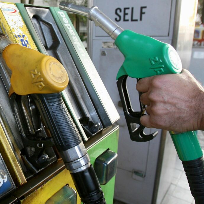 Copertina di Taglio delle accise, scopri dove conviene fare rifornimento - la mappa. I dati: quasi 9 distributori su dieci si sono adeguati