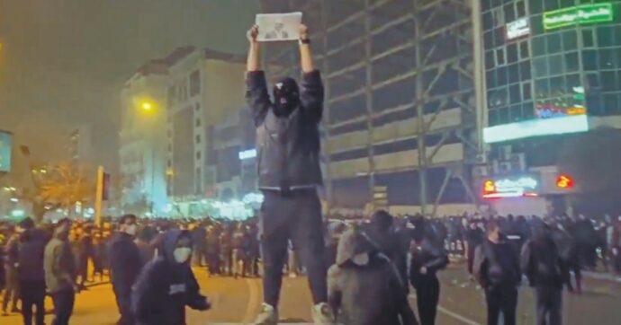 Il reportage di Elena Basile: Iran, viaggio nella repressione tra rivolte e infiltrazioni straniere