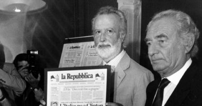 Copertina di Repubblica festeggia i 50 anni: John Elkann alla mostra tra fischi e diserzioni