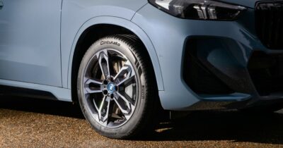 Copertina di Pirelli chiude il 2025 con premi e risultati di vertice nei test indipendenti