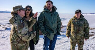 Copertina di Groenlandia, il disegno di legge repubblicano: “Trump autorizzato a qualsiasi azione necessaria per annettere o acquisire l’isola”