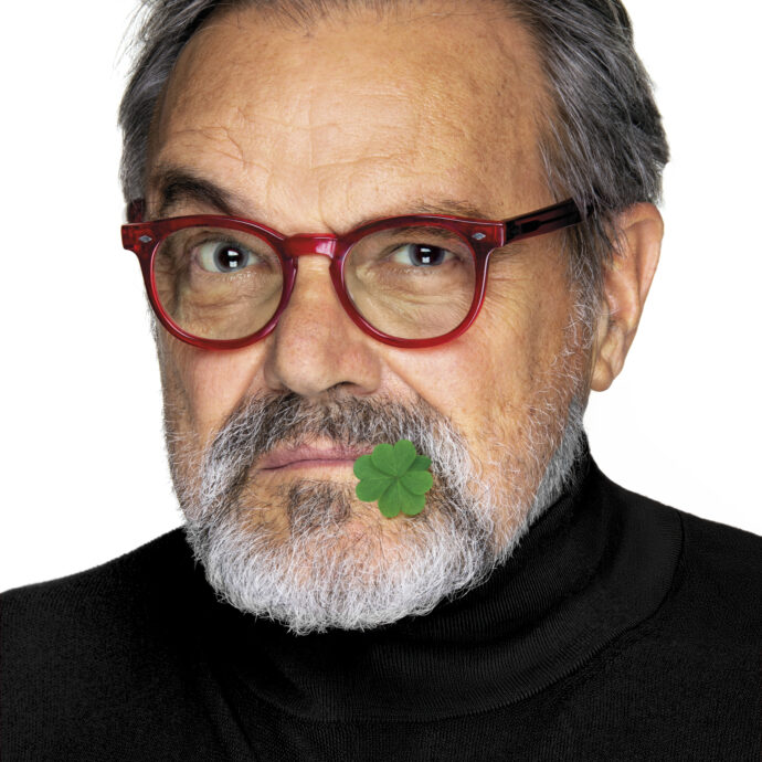 “L’unica foto che non vedrò mai è la mia da morto”: Oliviero Toscani raccontato nel nuovo documentario su Sky Arte