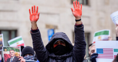 Copertina di Le proteste a Teheran appartengono agli iraniani, ma nessuna potenza internazionale parla davvero di libertà