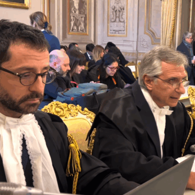 Copertina di Regeni, l’udienza alla Consulta dopo lo stop al processo. I legali degli imputati: “Difesa negata”. L’avvocatura dello Stato: “Nessun vulnus”