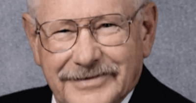 Copertina di Scheletro ritrovato sulla spiaggia di Washington e identificato: il corpo è di Clarence Edwin “Ed” Asher, ex sindaco dell’Oregon scomparso 20 anni fa