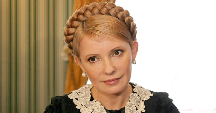 Ucraina, l’ex premier Yulia Tymoshenko indagata per corruzione: “Offrì benefici ad altri deputati in cambio del voto su alcune leggi”